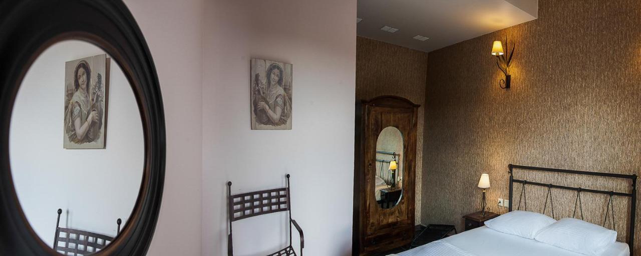 Polys Guest House Katachás Eksteriør billede